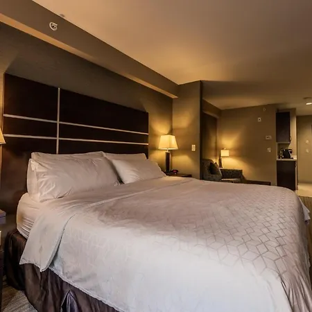Holiday Inn Express Golden-Kicking Horse By Ihg Exterior photo