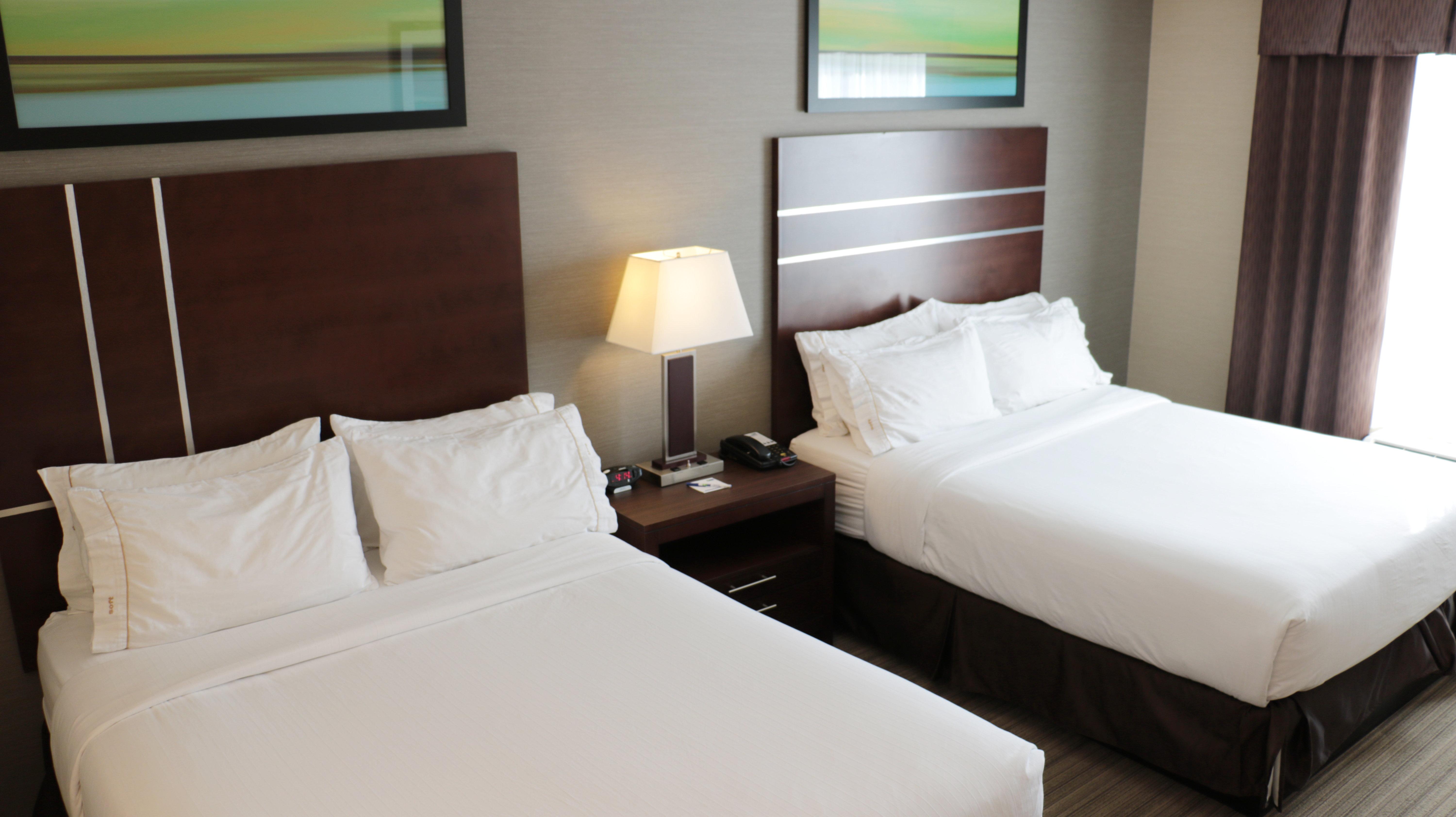 Express Golden-kicking Horse By Ihg 3*