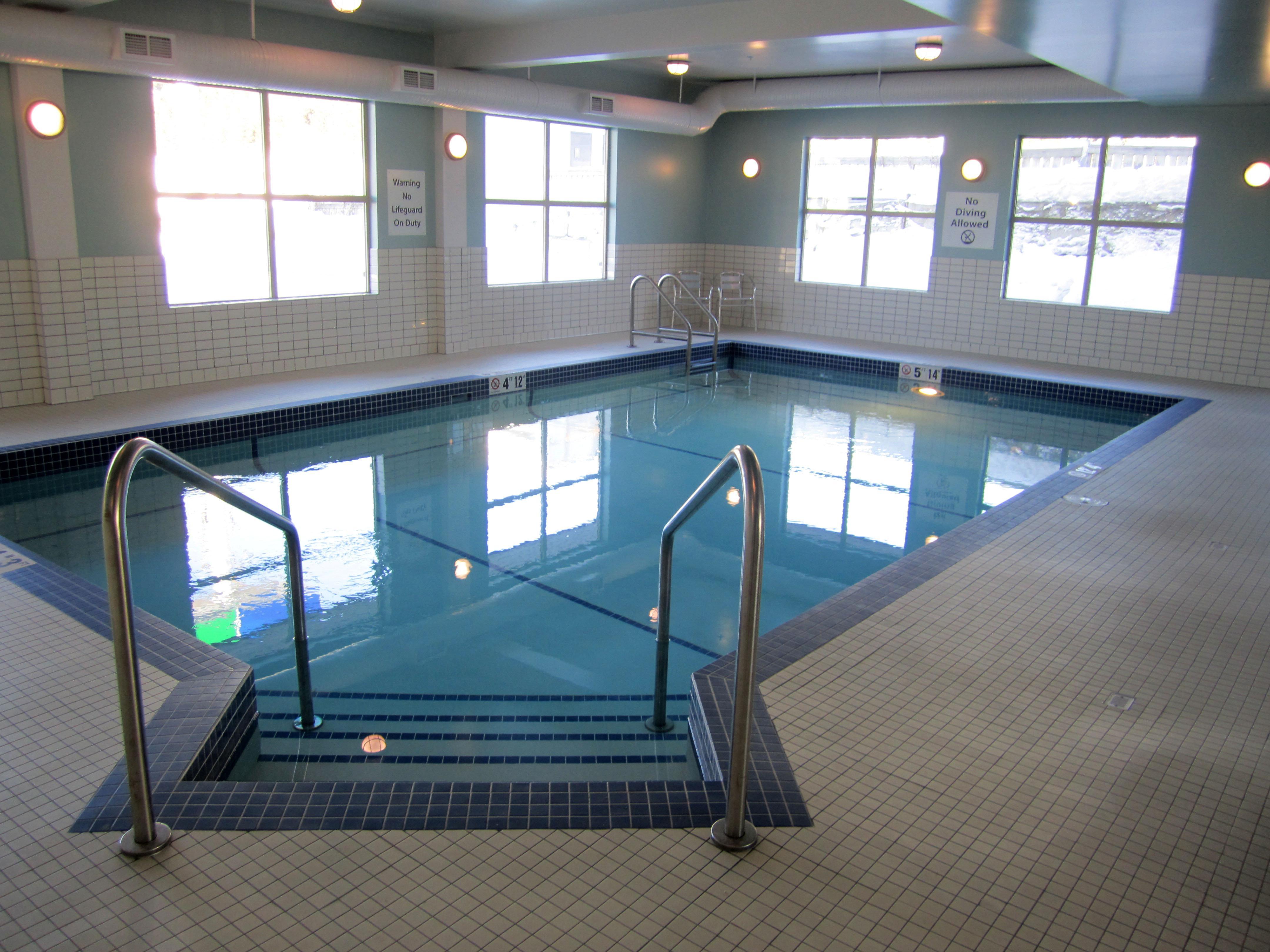 Express Golden-kicking Horse By Ihg Hotel Golden