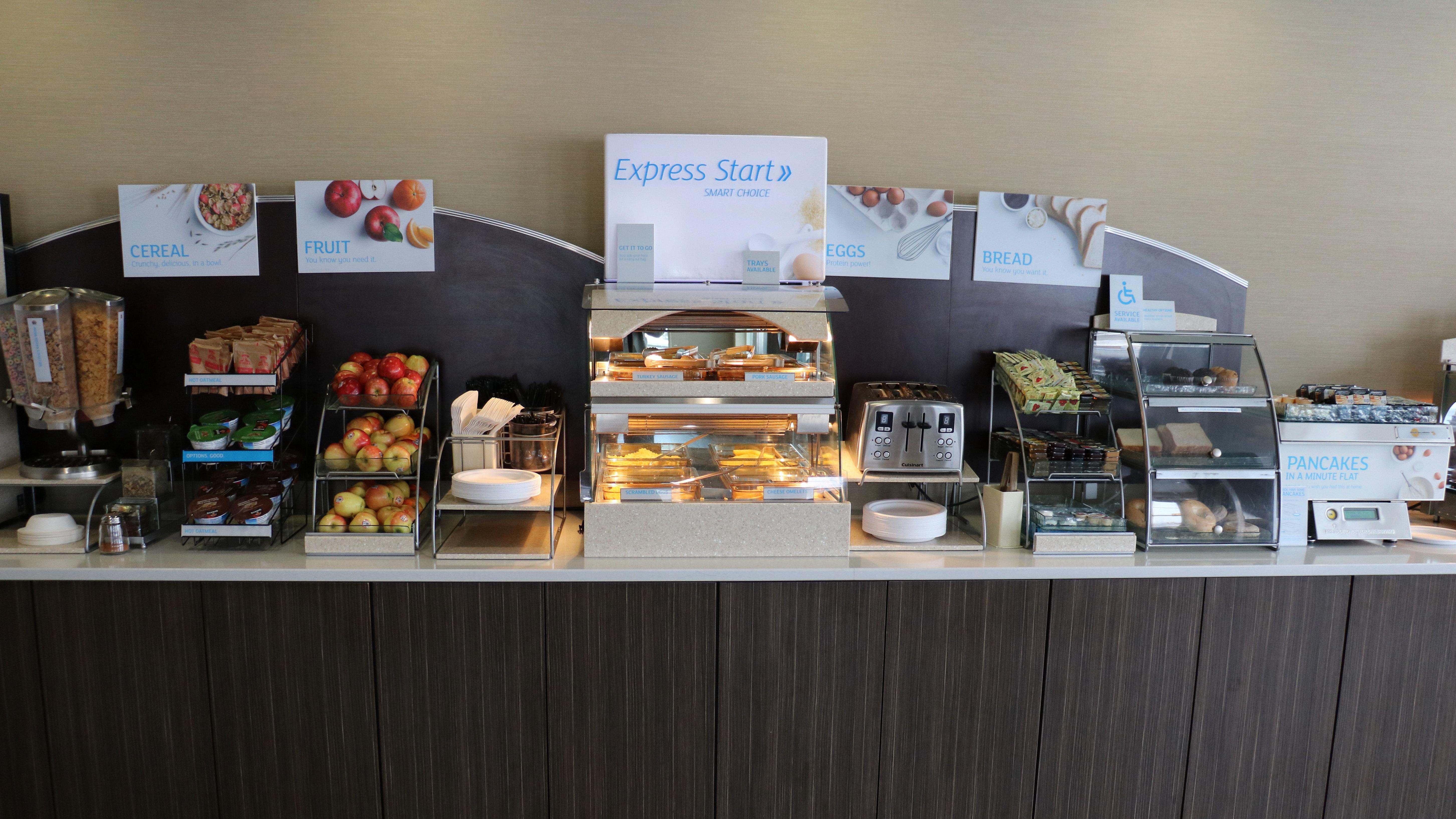 Express Golden-kicking Horse By Ihg 3* Golden
