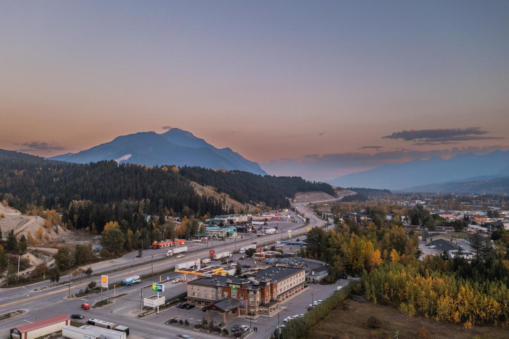 Hotel Express Golden-kicking Horse By Ihg 3*