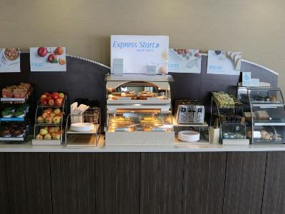 Hotel Express Golden-kicking Horse By Ihg Golden
